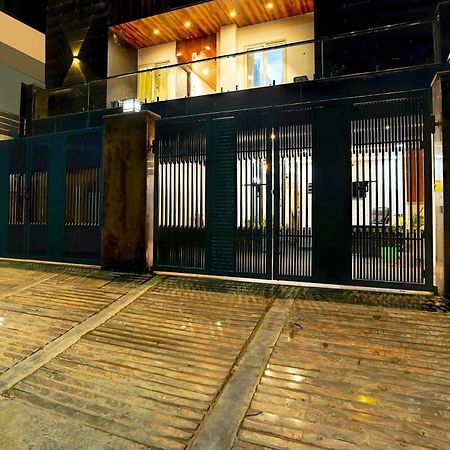 Super Townhouse Sector 104 Noida Hotel Exterior photo