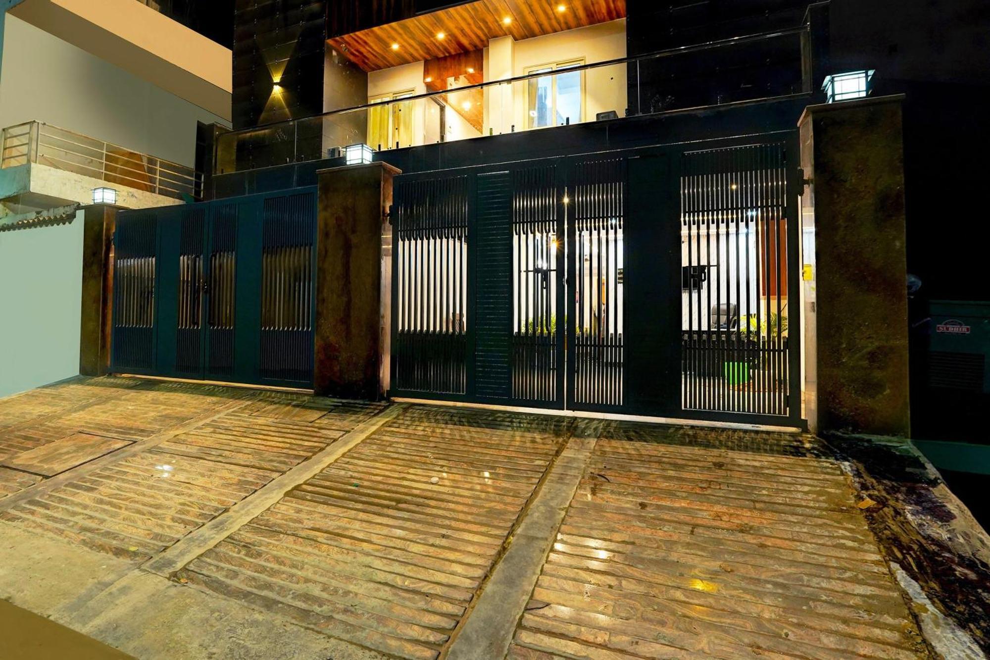 Super Townhouse Sector 104 Noida Hotel Exterior photo