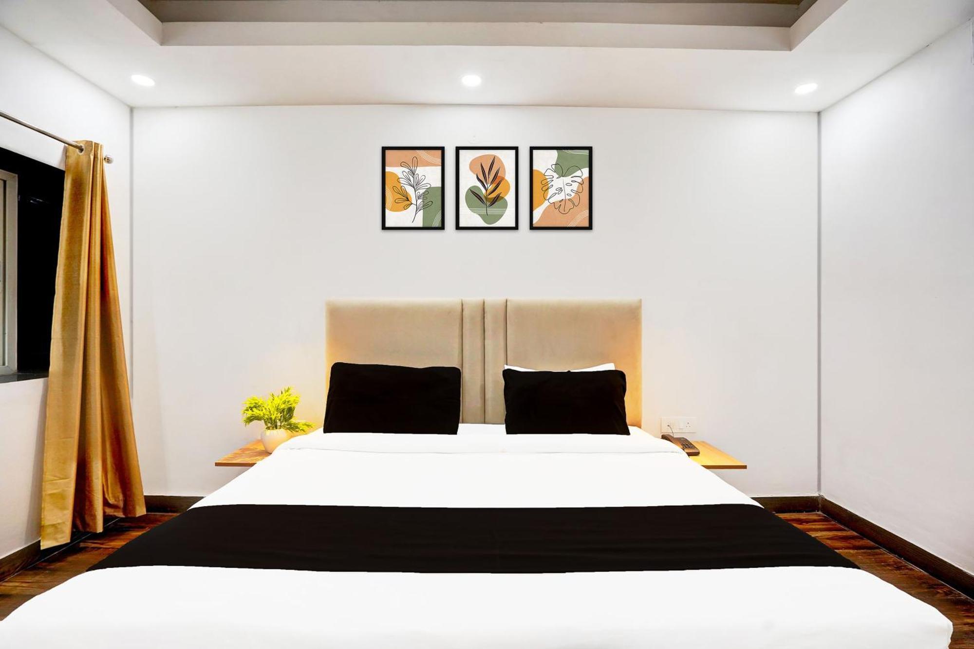 Super Townhouse Sector 104 Noida Hotel Exterior photo